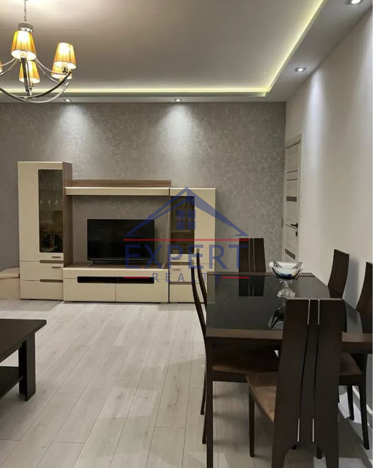 ԿԵՆՏՐՈՆ, ԴԵՐԵՆԻԿ ԴԵՄԻՐՃՅԱՆ, 3 ՍԵՆՅԱԿ