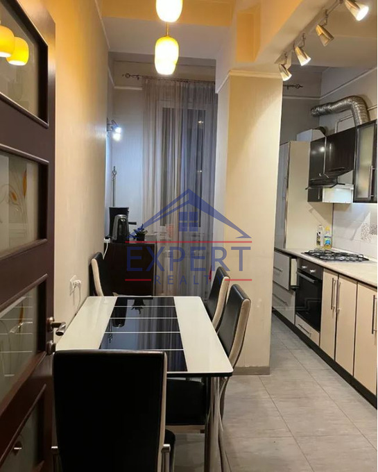 ԿԵՆՏՐՈՆ, ԴԵՐԵՆԻԿ ԴԵՄԻՐՃՅԱՆ, 3 ՍԵՆՅԱԿ