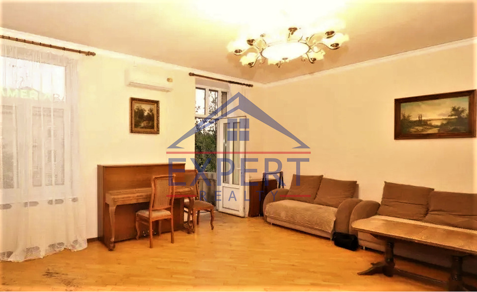 ԿԵՆՏՐՈՆ, ՄԱՇՏՈՑԻ ՊՈՂՈՏԱ, 3 ՍԵՆՅԱԿ
