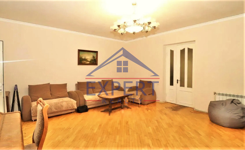 ԿԵՆՏՐՈՆ, ՄԱՇՏՈՑԻ ՊՈՂՈՏԱ, 3 ՍԵՆՅԱԿ