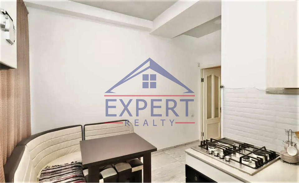 ԿԵՆՏՐՈՆ, ՄԱՇՏՈՑԻ ՊՈՂՈՏԱ, 3 ՍԵՆՅԱԿ