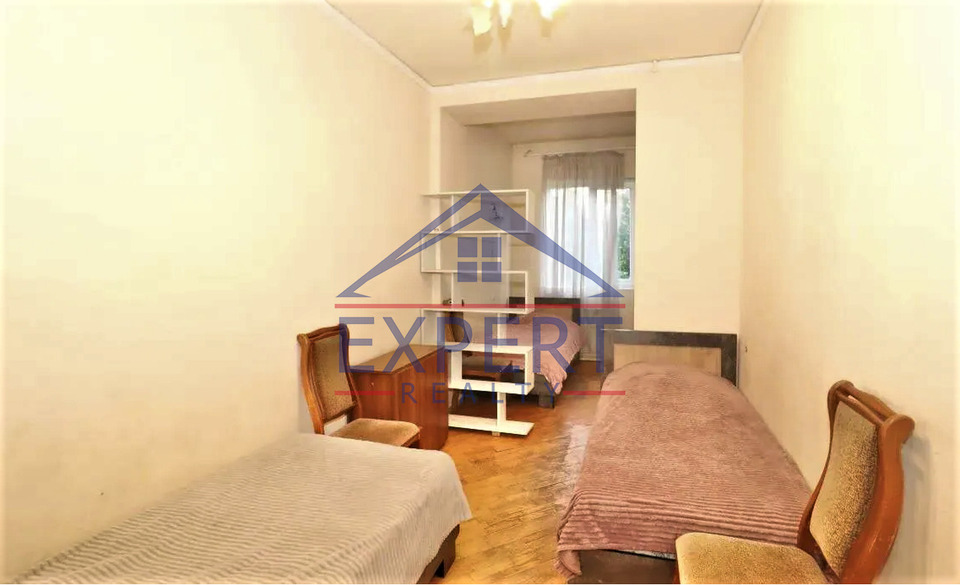 ԿԵՆՏՐՈՆ, ՄԱՇՏՈՑԻ ՊՈՂՈՏԱ, 3 ՍԵՆՅԱԿ