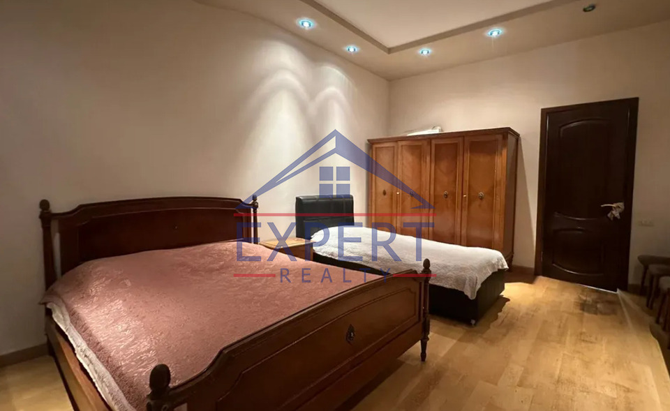 ԿԵՆՏՐՈՆ,ՊՈՒՇԿԻՆԻ ՓՈՂՈՑ, 4 ՍԵՆՅԱԿ