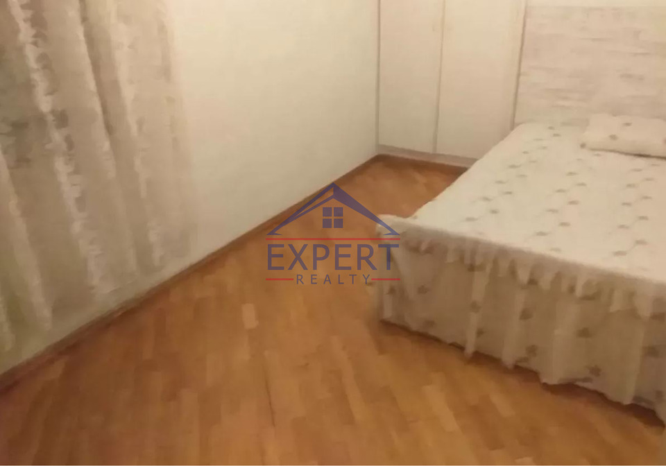 ԱՐԱԲԿԻՐ, ՀՈՎՍԵՓ ԷՄԻՆԻ ՓՈՂՈՑ, 3 ՍԵՆՅԱԿ