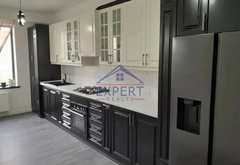 ԷՐԵԲՈՒՆԻ, ԱԶԱՏԱՄԱՐՏԻԿՆԵՐԻ ՓՈՂՈՑ, 2 ՍԵՆՅԱԿ