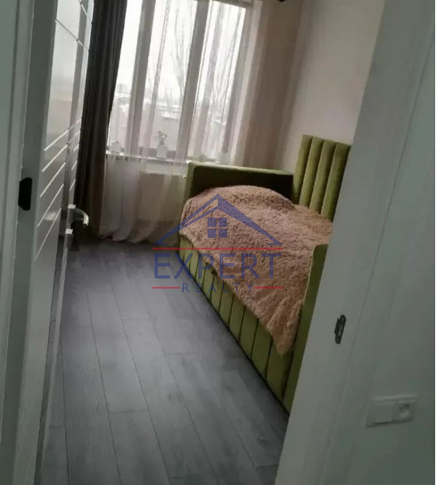 ԷՐԵԲՈՒՆԻ, ԱԶԱՏԱՄԱՐՏԻԿՆԵՐԻ ՓՈՂՈՑ, 2 ՍԵՆՅԱԿ