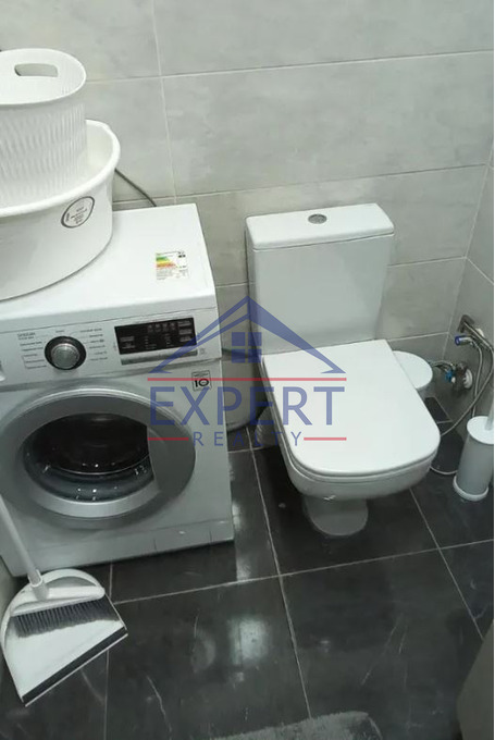 ԷՐԵԲՈՒՆԻ, ԱԶԱՏԱՄԱՐՏԻԿՆԵՐԻ ՓՈՂՈՑ, 2 ՍԵՆՅԱԿ