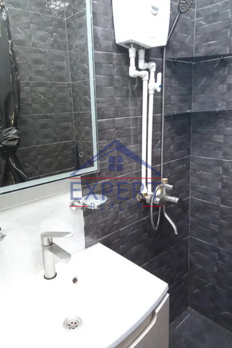 ԷՐԵԲՈՒՆԻ, ԱԶԱՏԱՄԱՐՏԻԿՆԵՐԻ ՓՈՂՈՑ, 2 ՍԵՆՅԱԿ