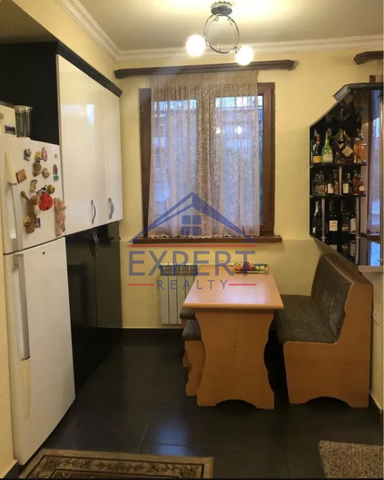 ՔԱՆԱՔԵՌ-ԶԵՅԹՈՒՆ, ԶԱՔԱՐԻԱ ՔԱՆԱՔԵՌՑՈՒ ՓՈՂՈՑ, 5 ՍԵՆՅԱԿ