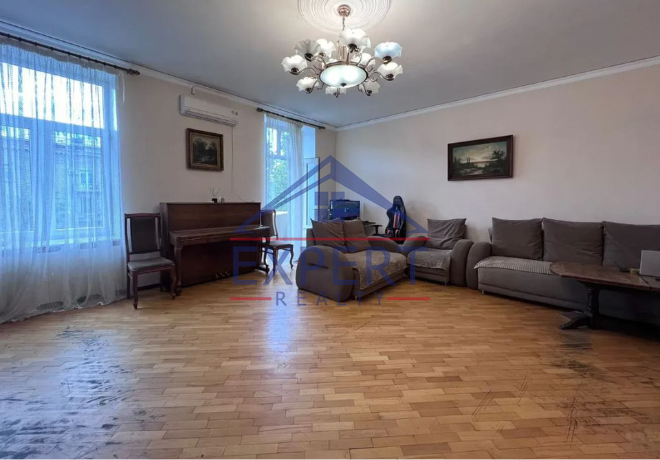 ԿԵՆՏՐՈՆ, ՄԱՇՏՈՑԻ ՊՈՂՈՏԱ, 3 ՍԵՆՅԱԿ