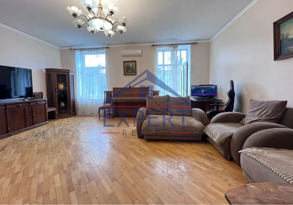 ԿԵՆՏՐՈՆ, ՄԱՇՏՈՑԻ ՊՈՂՈՏԱ, 3 ՍԵՆՅԱԿ