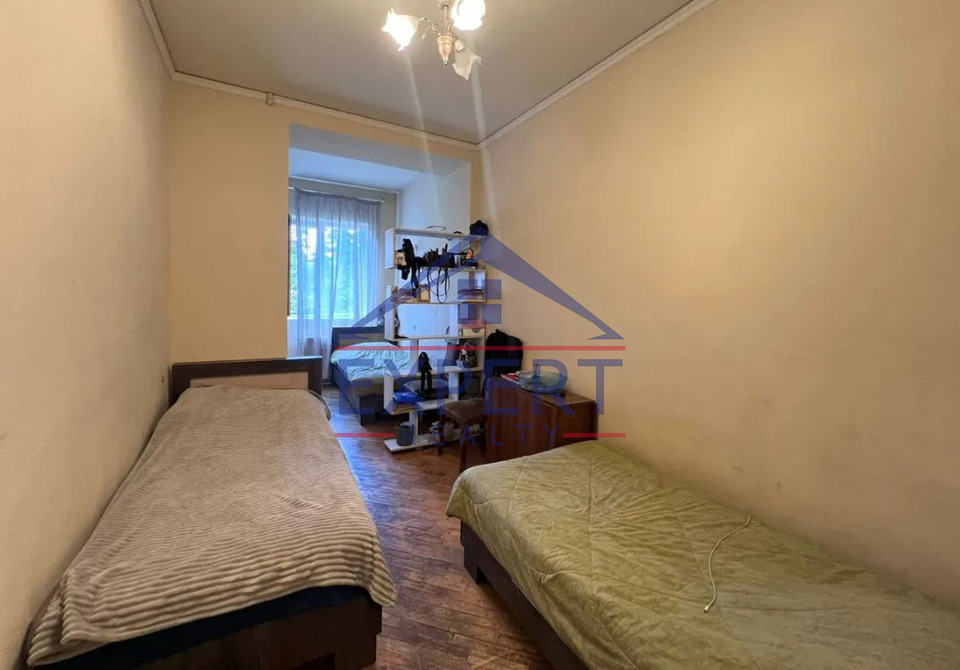 ԿԵՆՏՐՈՆ, ՄԱՇՏՈՑԻ ՊՈՂՈՏԱ, 3 ՍԵՆՅԱԿ