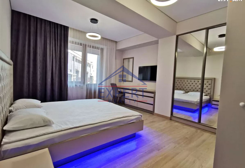 ԿԵՆՏՐՈՆ, ՀՅՈՒՍԻՍԱՅԻՆ ՊՈՂՈՏԱ, 3 ՍԵՆՅԱԿ