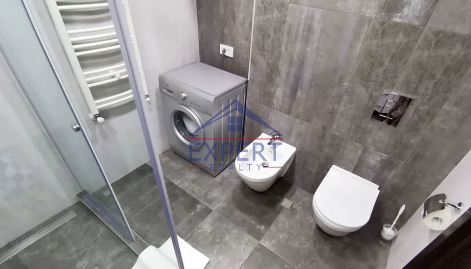 ԿԵՆՏՐՈՆ, ՀՅՈՒՍԻՍԱՅԻՆ ՊՈՂՈՏԱ, 3 ՍԵՆՅԱԿ