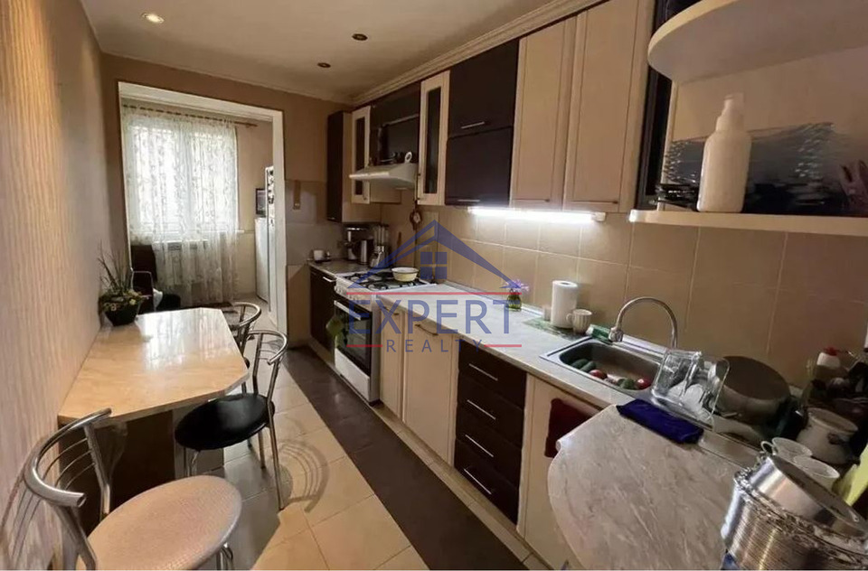 ԿԵՆՏՐՈՆ, ՔԱՋԱԶՆՈՒՆՈՒ ՓՈՂՈՑ, 2 ՍԵՆՅԱԿ