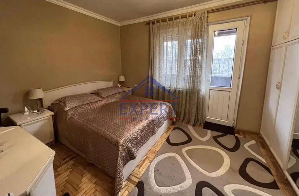 ԿԵՆՏՐՈՆ, ՔԱՋԱԶՆՈՒՆՈՒ ՓՈՂՈՑ, 2 ՍԵՆՅԱԿ