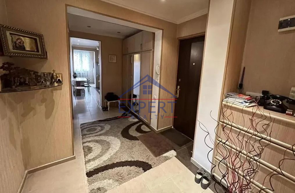 ԿԵՆՏՐՈՆ, ՔԱՋԱԶՆՈՒՆՈՒ ՓՈՂՈՑ, 2 ՍԵՆՅԱԿ