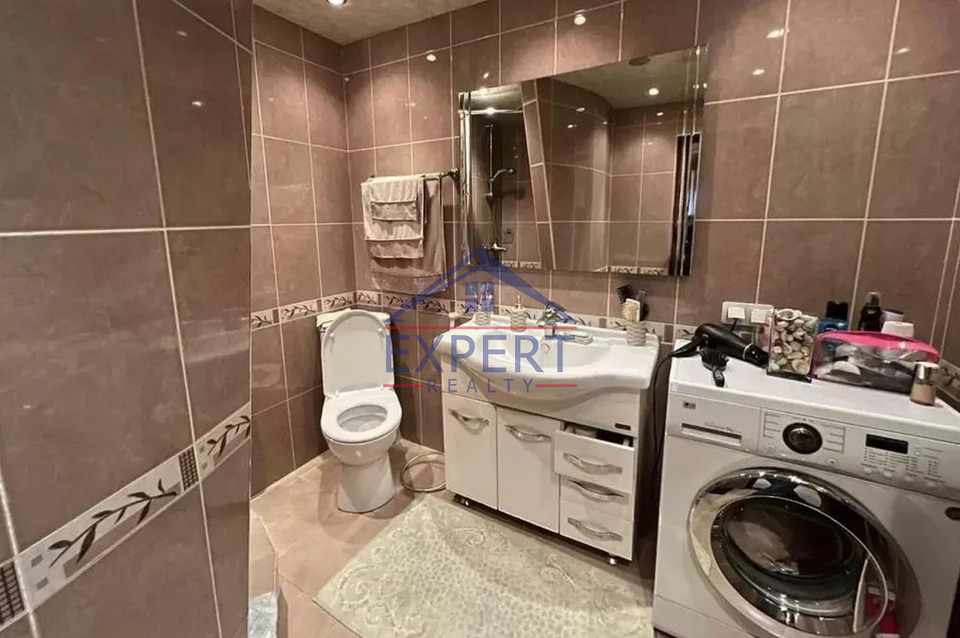 ԿԵՆՏՐՈՆ, ՔԱՋԱԶՆՈՒՆՈՒ ՓՈՂՈՑ, 2 ՍԵՆՅԱԿ