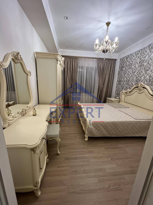 ՔԱՆԱՔԵՌ-ԶԵՅԹՈՒՆ, ԴԱՎԻԹ ԱՆՀԱՂԹ, 4 ՍԵՆՅԱԿ