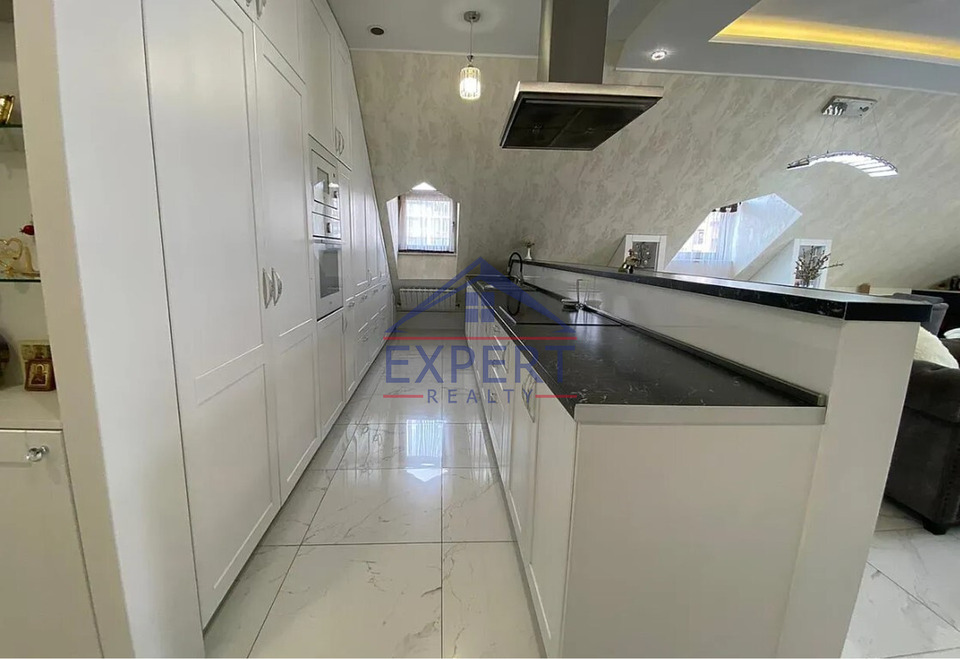 ԿԵՆՏՐՈՆ, ԱՆՏԱՌԱՅԻՆ ՓՈՂՈՑ, 3 ՍԵՆՅԱԿ