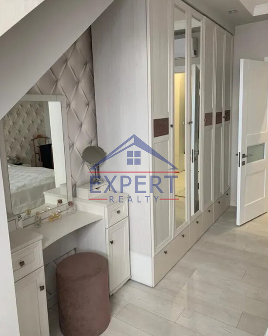 ԿԵՆՏՐՈՆ, ԱՆՏԱՌԱՅԻՆ ՓՈՂՈՑ, 3 ՍԵՆՅԱԿ