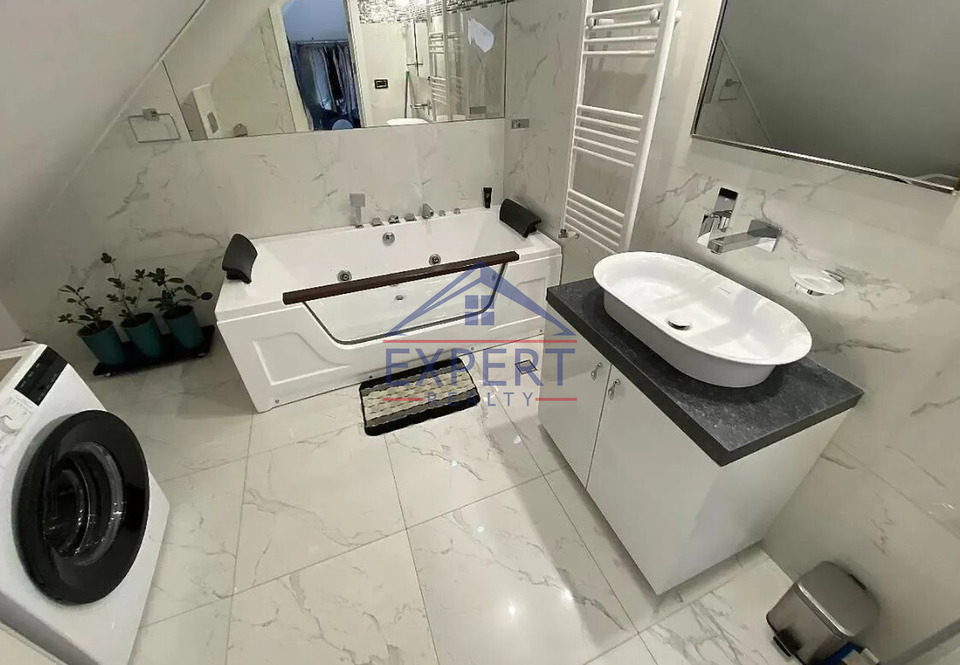 ԿԵՆՏՐՈՆ, ԱՆՏԱՌԱՅԻՆ ՓՈՂՈՑ, 3 ՍԵՆՅԱԿ