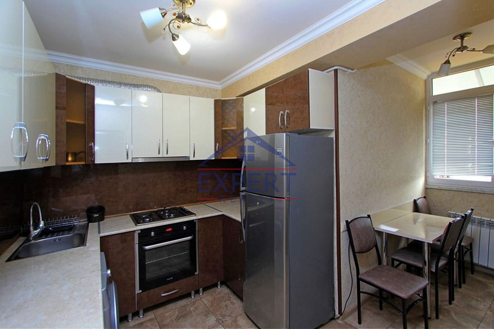 ԿԵՆՏՐՈՆ, ՀԻՆ ԵՐԵՒԱՆՑՈՒ ՓՈՂՈՑ, 3 ՍԵՆՅԱԿ