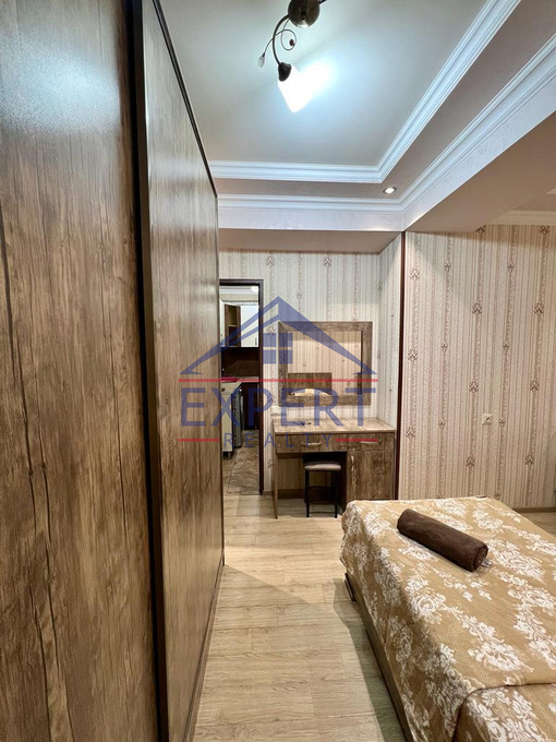 ԿԵՆՏՐՈՆ, ՀԻՆ ԵՐԵՒԱՆՑՈՒ ՓՈՂՈՑ, 3 ՍԵՆՅԱԿ