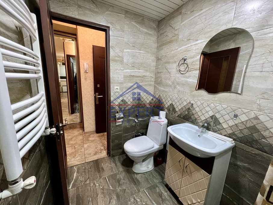 ԿԵՆՏՐՈՆ, ՀԻՆ ԵՐԵՒԱՆՑՈՒ ՓՈՂՈՑ, 3 ՍԵՆՅԱԿ