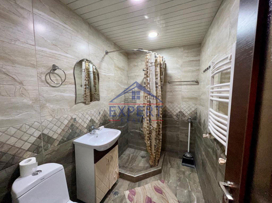 ԿԵՆՏՐՈՆ, ՀԻՆ ԵՐԵՒԱՆՑՈՒ ՓՈՂՈՑ, 3 ՍԵՆՅԱԿ