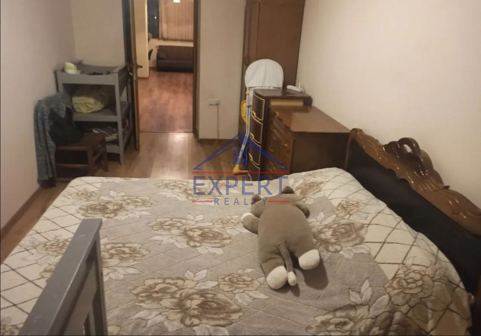 ԱՐԱԲԿԻՐ, ԿՈՄԻՏԱՍԻ ՊՈՂՈՏԱ, 3 ՍԵՆՅԱԿ