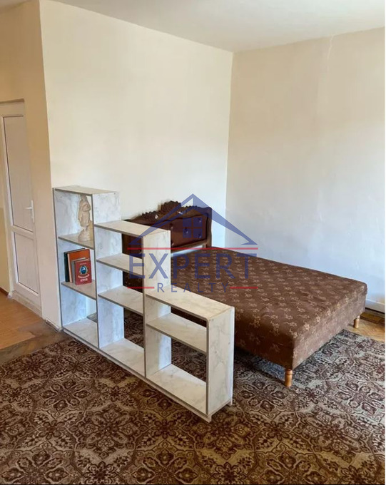 ԱՐԱԲԿԻՐ, ՕՐԲԵԼԻ ԵՂԲԱՅՐՆԵՐ ՓՈՂՈՑ, 1 ՍԵՆՅԱԿ