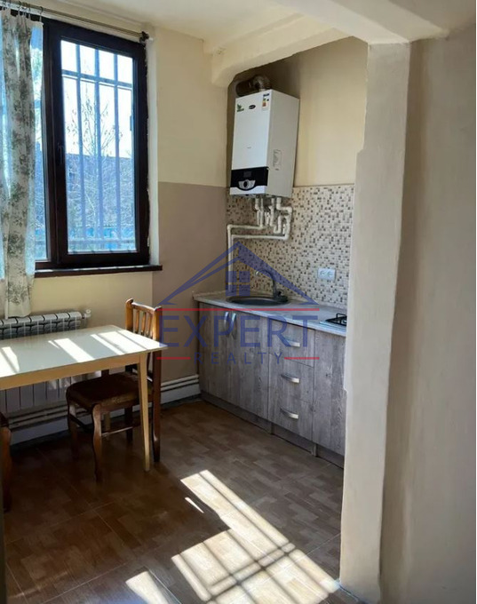 ԱՐԱԲԿԻՐ, ՕՐԲԵԼԻ ԵՂԲԱՅՐՆԵՐ ՓՈՂՈՑ, 1 ՍԵՆՅԱԿ