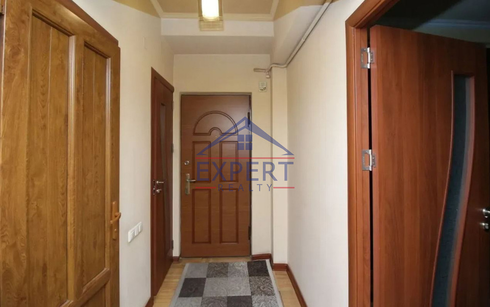 ԿԵՆՏՐՈՆ, ԵՐՎԱՆԴ ՔՈՉԱՐ ՓՈՂՈՑ, 2 ՍԵՆՅԱԿ