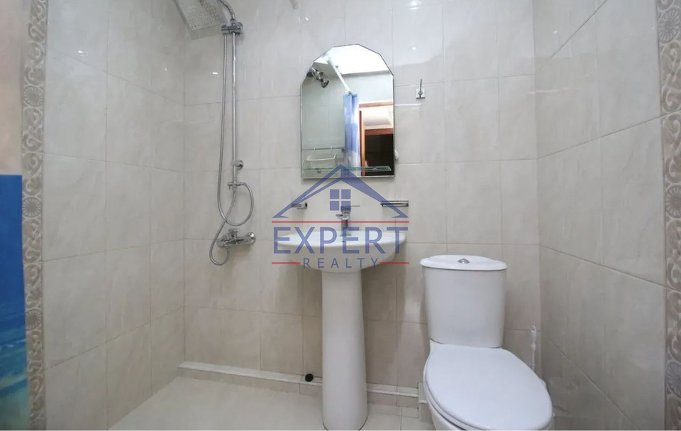 ԿԵՆՏՐՈՆ, ԵՐՎԱՆԴ ՔՈՉԱՐ ՓՈՂՈՑ, 2 ՍԵՆՅԱԿ