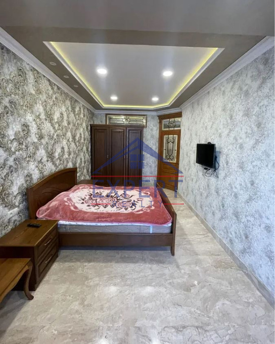 ԿԵՆՏՐՈՆ, ԲՈՒԶԱՆԴԻ ՓՈՂՈՑ, 3 ՍԵՆՅԱԿ
