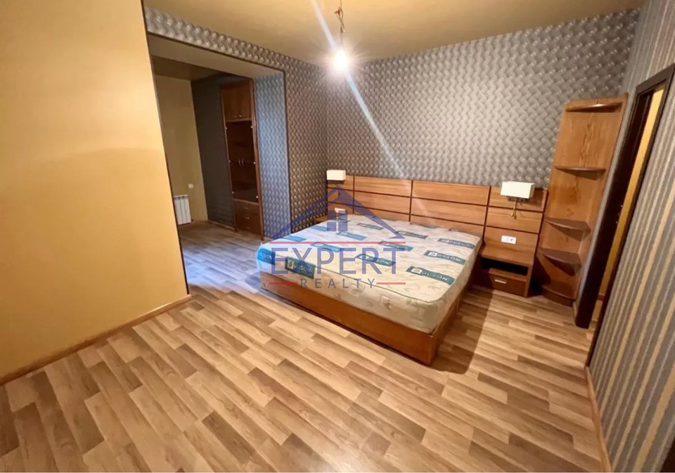 ԿԵՆՏՐՈՆ, ՄԱՇՏՈՑԻ ՊՈՂՈՏԱ, 5 ՍԵՆՅԱԿ