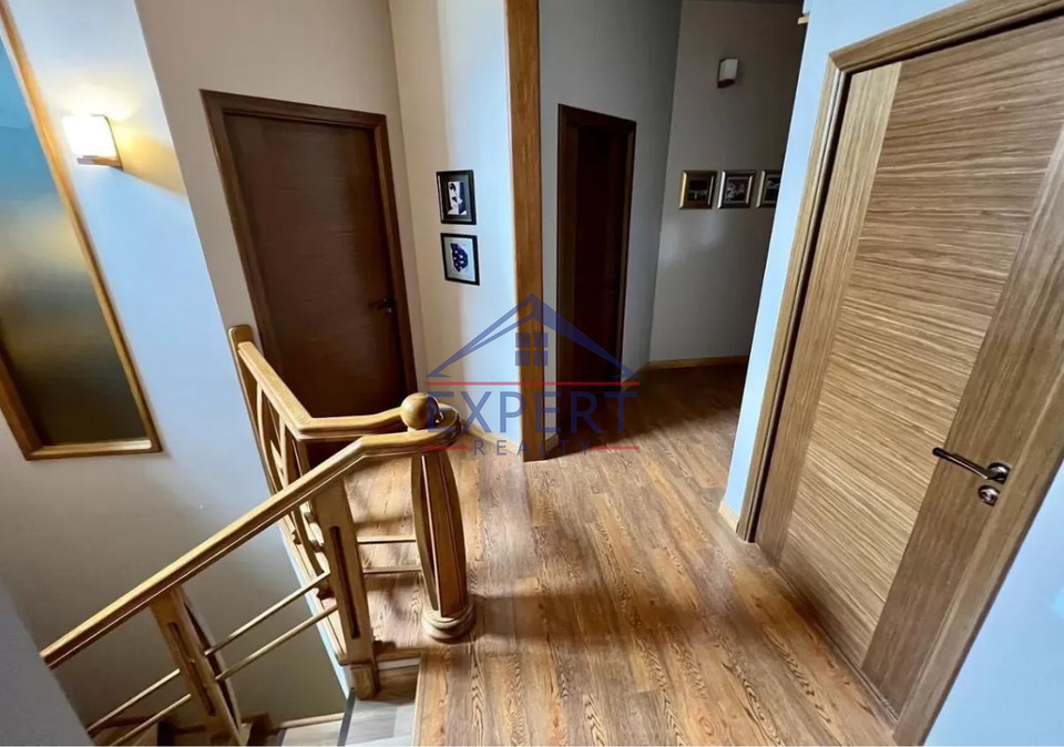 ԿԵՆՏՐՈՆ, ՄԱՇՏՈՑԻ ՊՈՂՈՏԱ, 5 ՍԵՆՅԱԿ