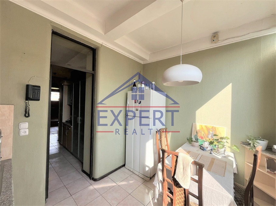 ԿԵՆՏՐՈՆ, ՄԱՇՏՈՑԻ ՊՈՂՈՏԱ, 3 ՍԵՆՅԱԿ