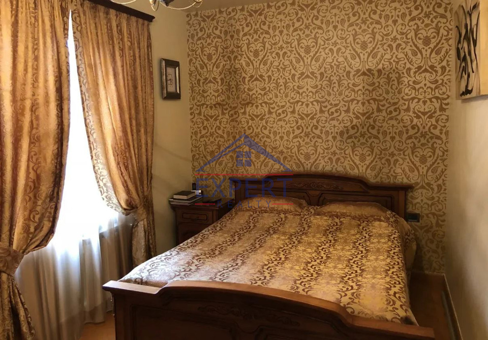 ԱՐԱԲԿԻՐ, ՀՐԱՉՅԱ ՔՈՉԱՐ ՓՈՂՈՑ, 4 ՍԵՆՅԱԿ