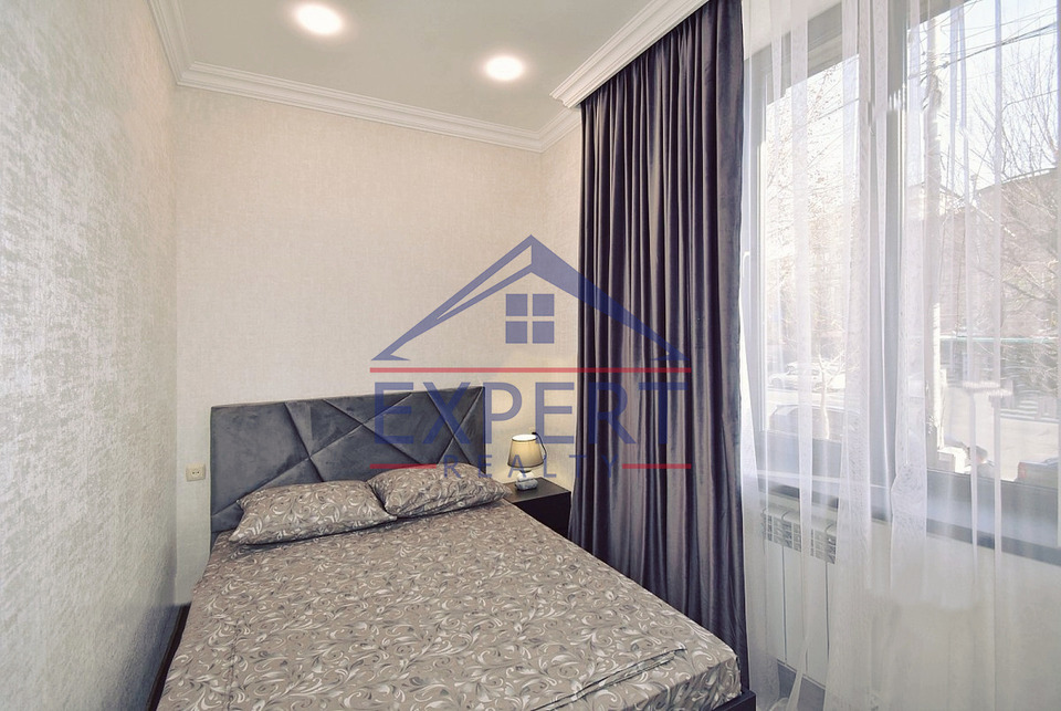 ԱՐԱԲԿԻՐ, ԿՈՄԻՏԱՍԻ ՊՈՂՈՏԱ, 2 ՍԵՆՅԱԿ