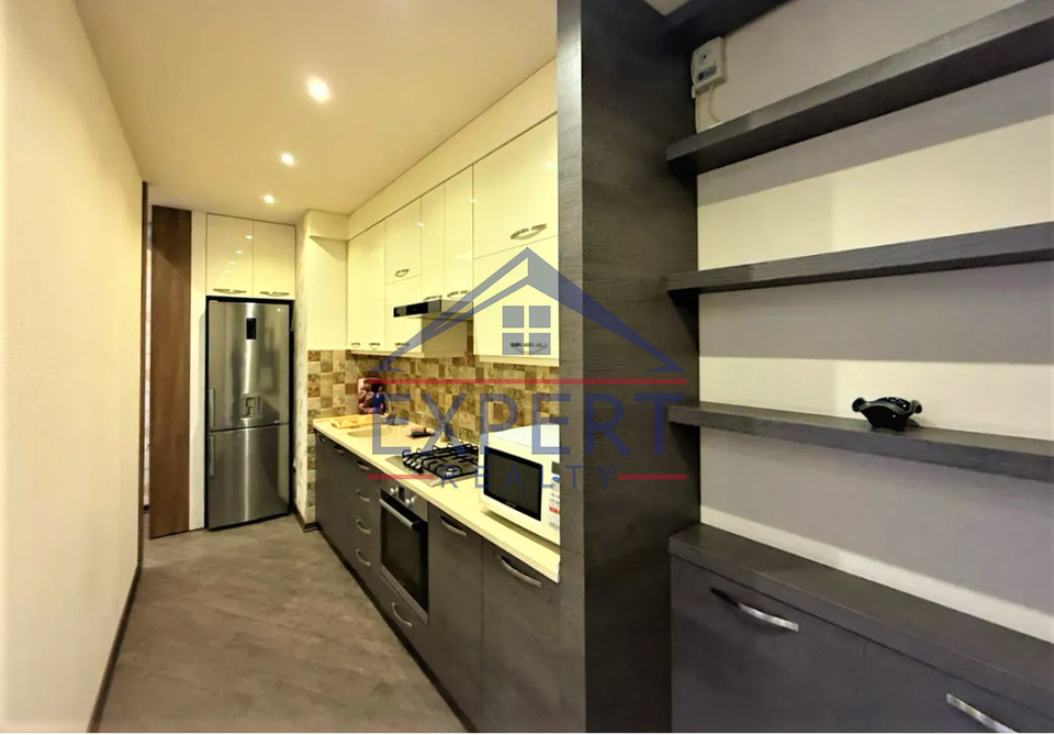 ԿԵՆՏՐՈՆ, ՊՈՒՇԿԻՆԻ ՓՈՂՈՑ, 3 ՍԵՆՅԱԿ