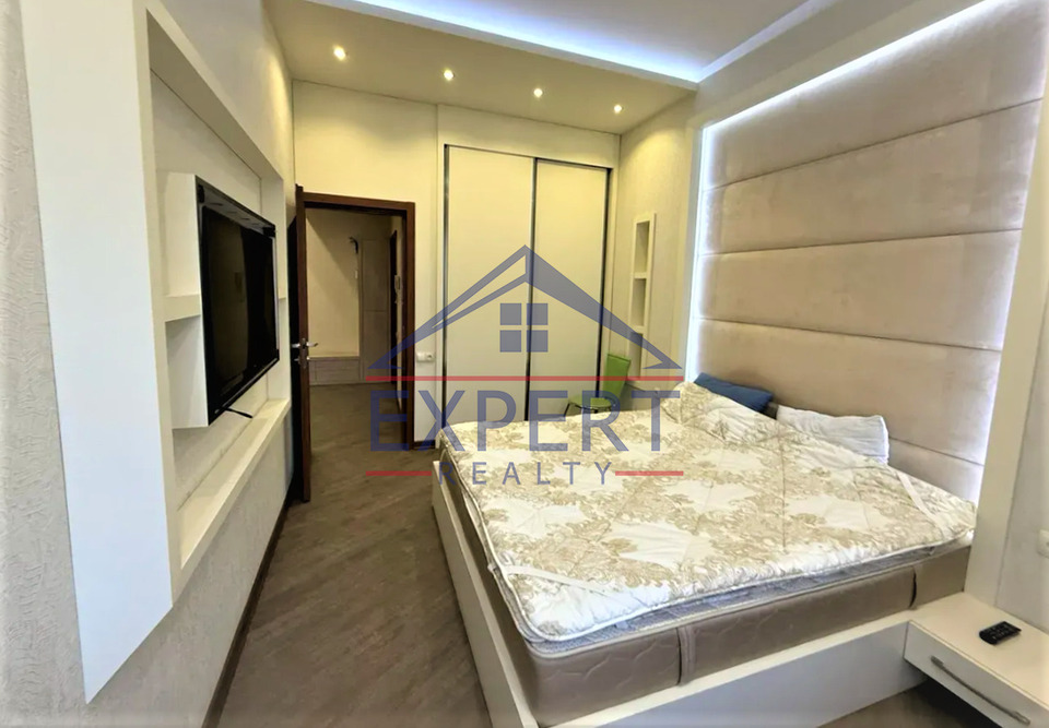 ԿԵՆՏՐՈՆ, ՊՈՒՇԿԻՆԻ ՓՈՂՈՑ, 3 ՍԵՆՅԱԿ