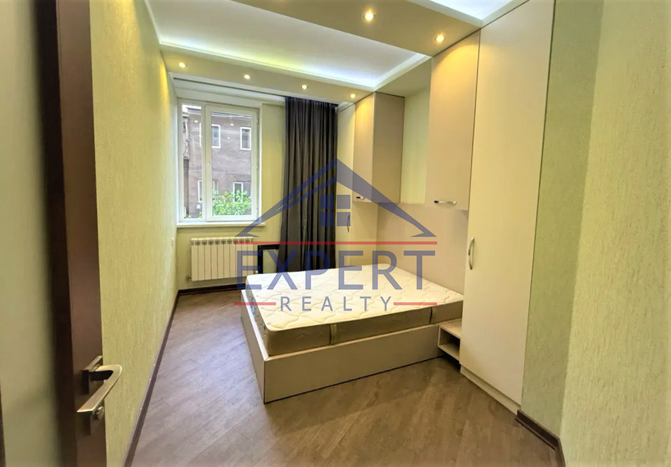 ԿԵՆՏՐՈՆ, ՊՈՒՇԿԻՆԻ ՓՈՂՈՑ, 3 ՍԵՆՅԱԿ