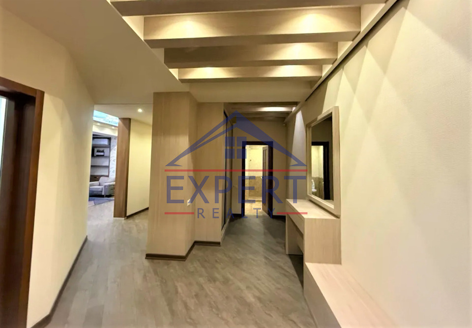 ԿԵՆՏՐՈՆ, ՊՈՒՇԿԻՆԻ ՓՈՂՈՑ, 3 ՍԵՆՅԱԿ