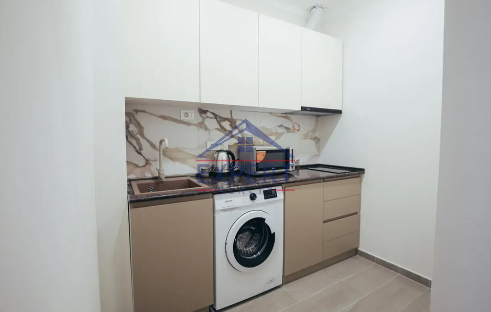 ԿԵՆՏՐՈՆ, ԿՈՐՅՈՒՆԻ ՓՈՂՈՑ, 2 ՍԵՆՅԱԿ