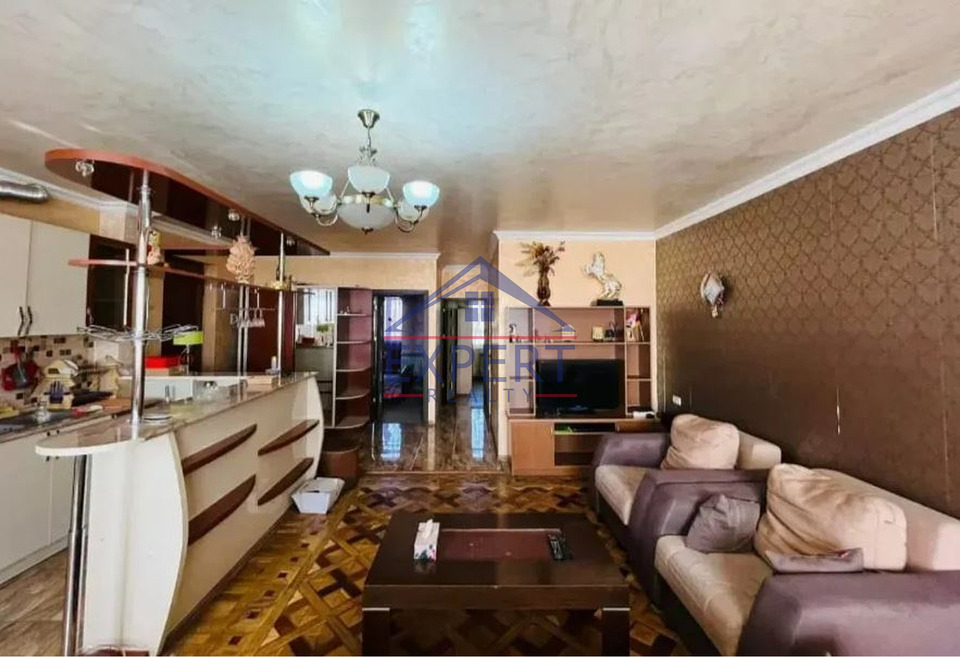 ԷՐԵԲՈՒՆԻ, ԳԱՋԵԳՈՐԾՆԵՐԻ ՓՈՂՈՑ, 3 ՍԵՆՅԱԿ