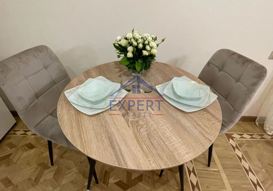ԿԵՆՏՐՈՆ, ՍԱՅԱԹ ՆՈՎԱ ՊՈՂՈՏԱ, 2 ՍԵՆՅԱԿ
