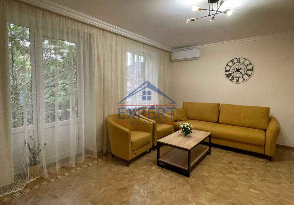 ԿԵՆՏՐՈՆ, ՍԱՅԱԹ ՆՈՎԱ ՊՈՂՈՏԱ, 2 ՍԵՆՅԱԿ