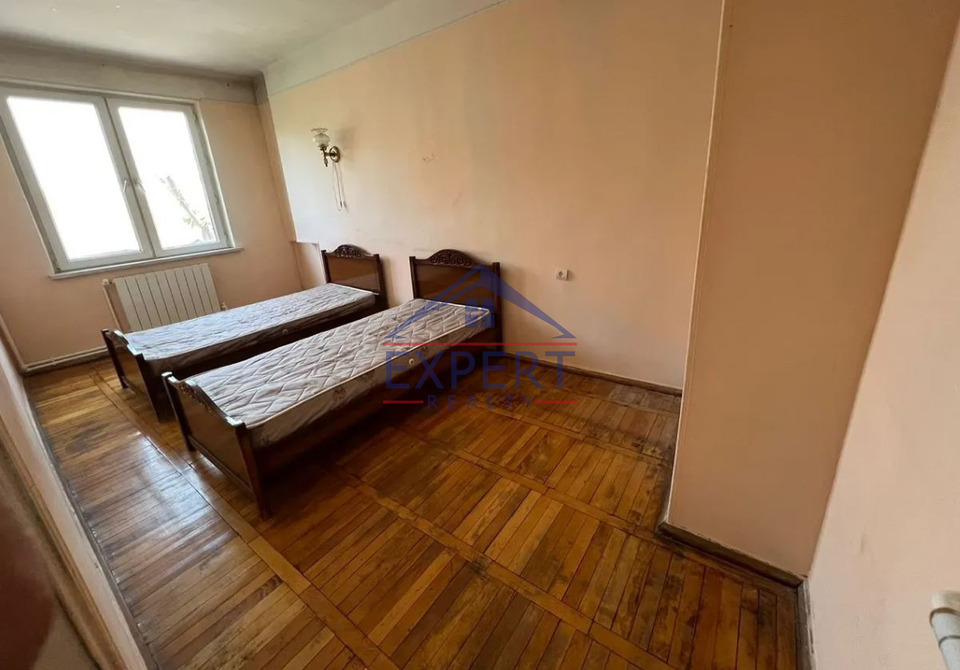 ԱՐԱԲԿԻՐ, ԱՐԱՄ ԽԱՉԱՏՐՅԱՆ ՓՈՂՈՑ, 3 ՍԵՆՅԱԿ